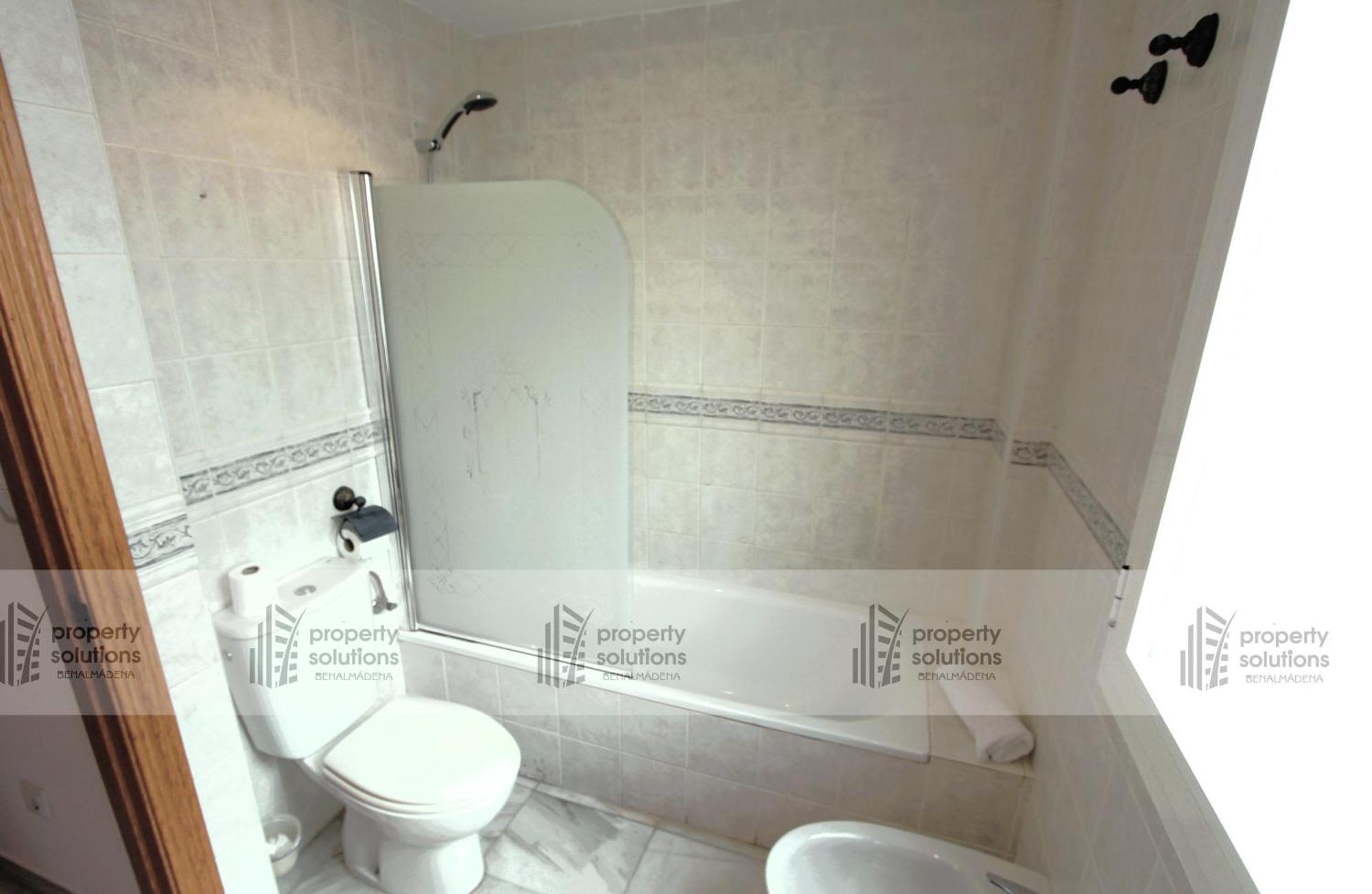 Апартаменти Lomas De Mena, 21 - Atico Con Vistas Al Mar - Piscina Y Barbacoa - Parking Gratis - Excelente Conexion Wifi Бенальмадена Екстер'єр фото